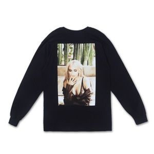 NWT Kylie Shop Tranquil Lips L/S